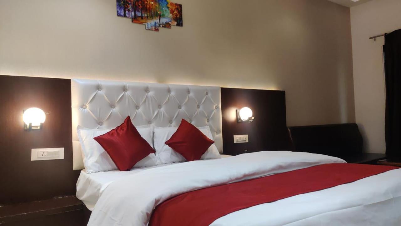 Hotel Relax Bhopal Zewnętrze zdjęcie